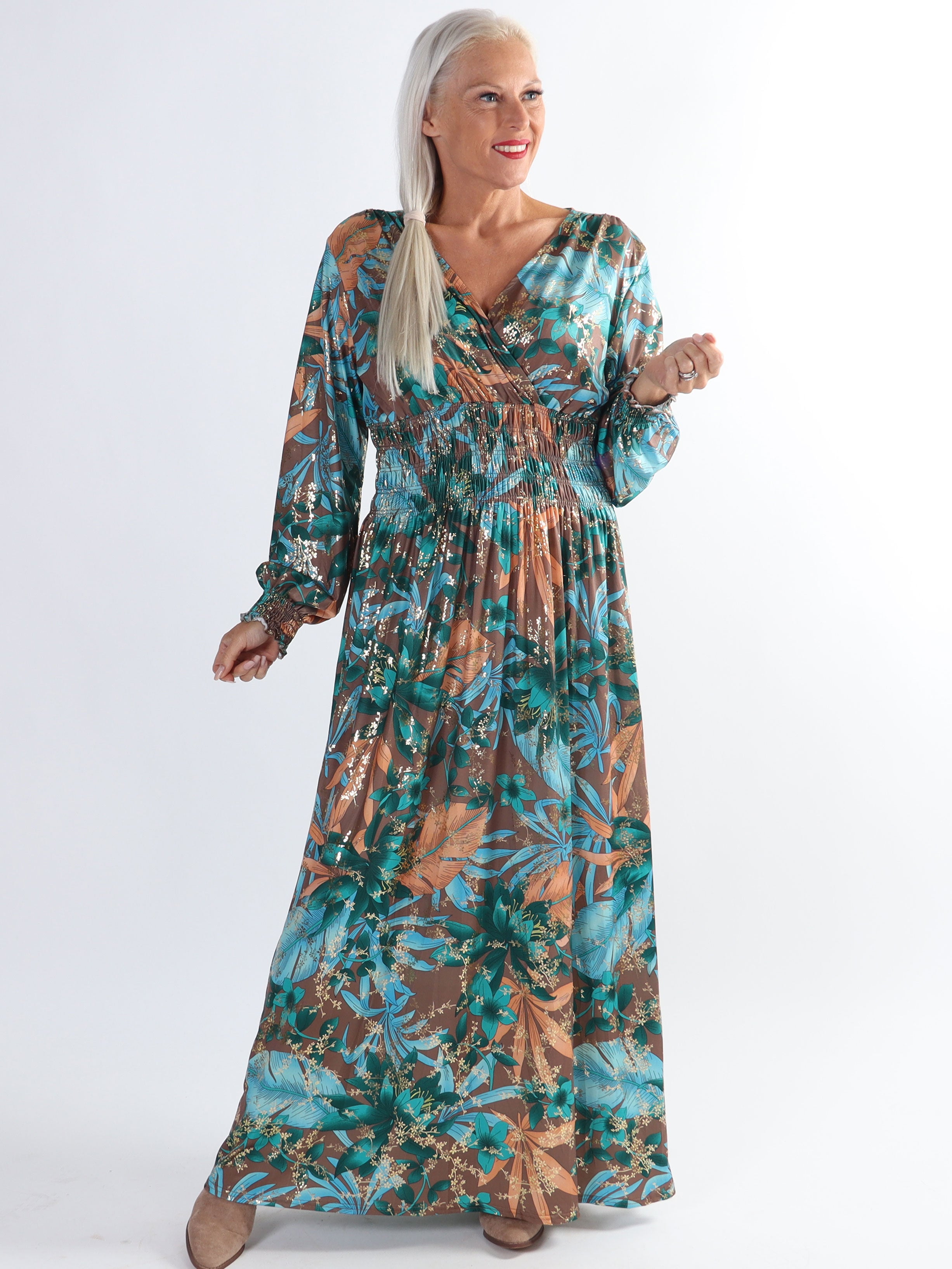 Pams L/S - Plus size elastisk klänning i skrynkelfritt tyg med långa ärmar